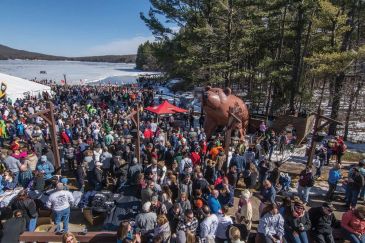 Crowd at Deep Creek Dunk