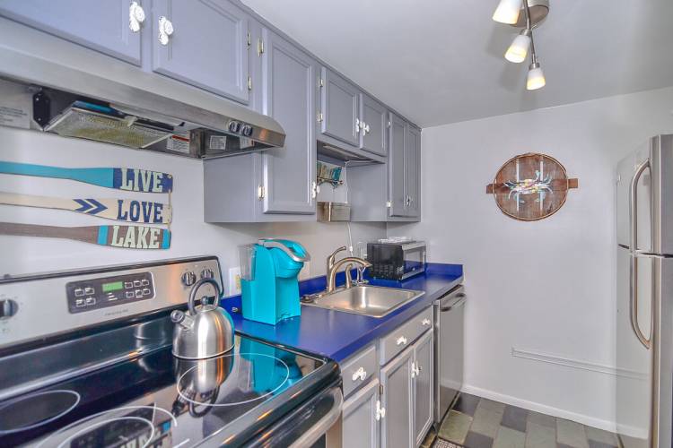 Kitchen in Condo at Will O' The Wisp