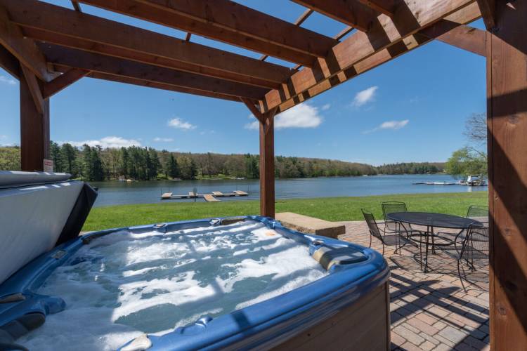 Castle at the Lake Hot Tub