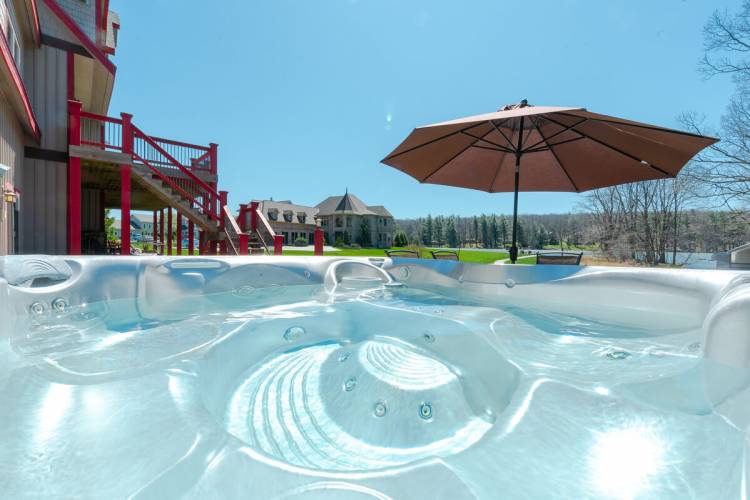 Beyond Bliss Hot Tub 