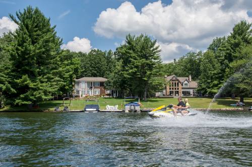 Boating on Deep Creek Lake, Railey Vacations